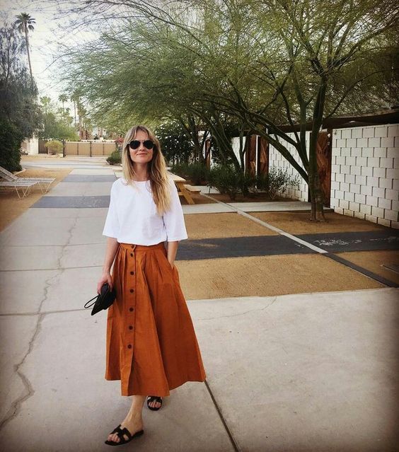 Porter une jupe Midi sans talons c est possible Femme a part